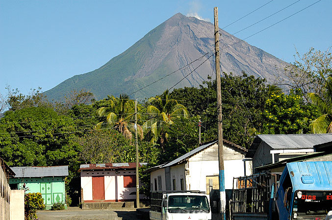 Volcano Conception looming over the town of Moyogalpa.