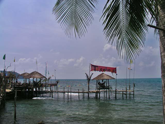 The 'Treehouse' guesthouse/restaurant/disco in Ko Chang