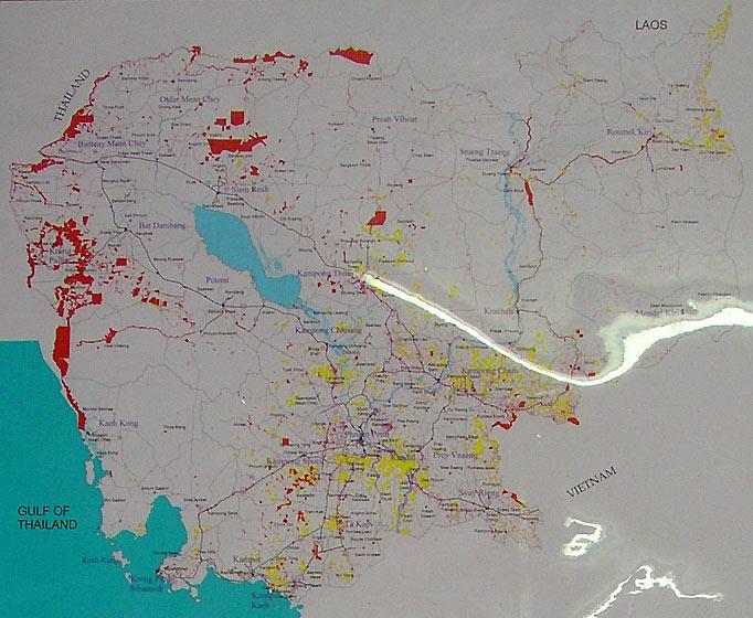 Red indicates the locations of minefields.  Yellow indicates areas bombed by US B52s.