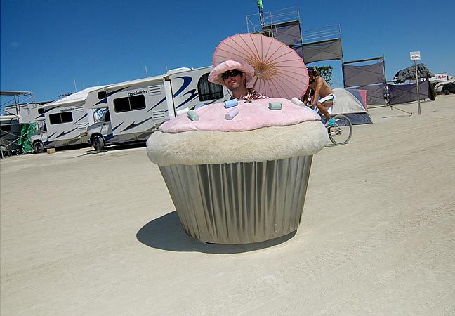 Art car - Uh... cupcake.