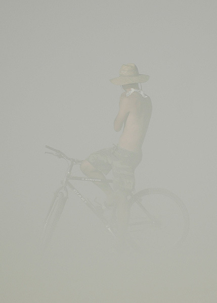 As the dust rolls in, visibility drops to almost nothing.
