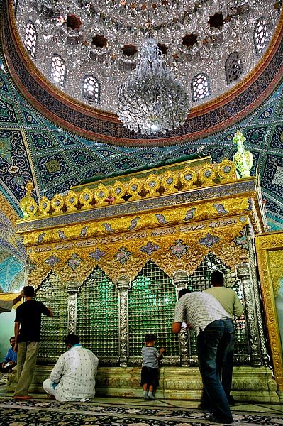 Sayyida Ruqayya Mosque - More Vegas than Vegas.