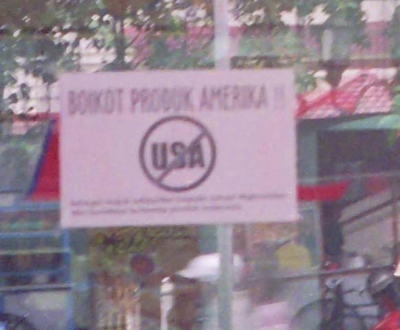 CNN made Yogyakarta sound like a dangerous place.  I found a couple dozen students with banners and signs asking people to Boycott KFC.