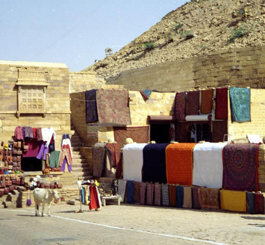 Tourist shopping in the Jaisalmer fort